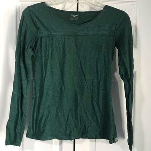 Green longsleeve tee